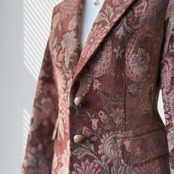 Whimsigoth Kasper Floral Jacquard Blazer - Picture 3 of 4